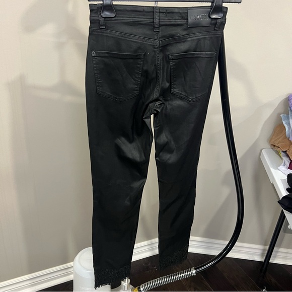 Cambio Jeans 4- Skinny Jean, lace motif hem, metallic coating - Picture 4 of 4
